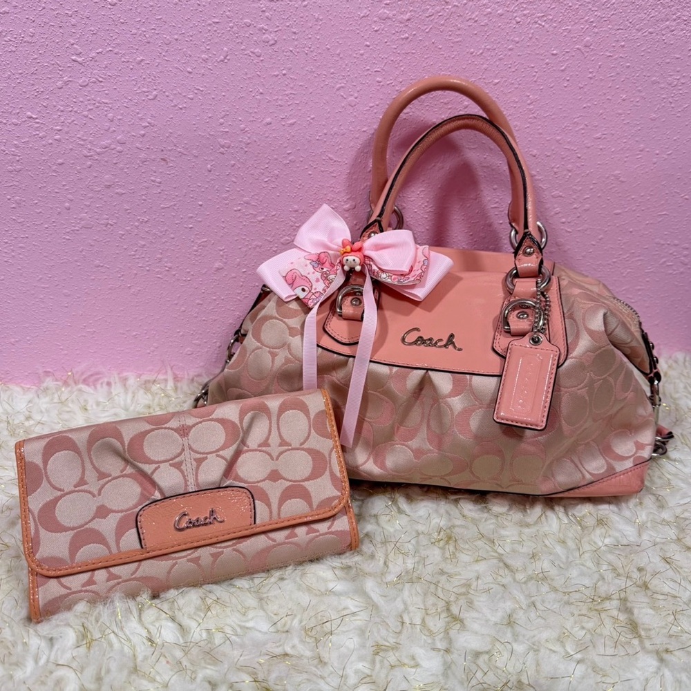 ❌SOLD❌ Coach Y2K 2009 Ashley Satchel Shoulder Bag & Wallet
